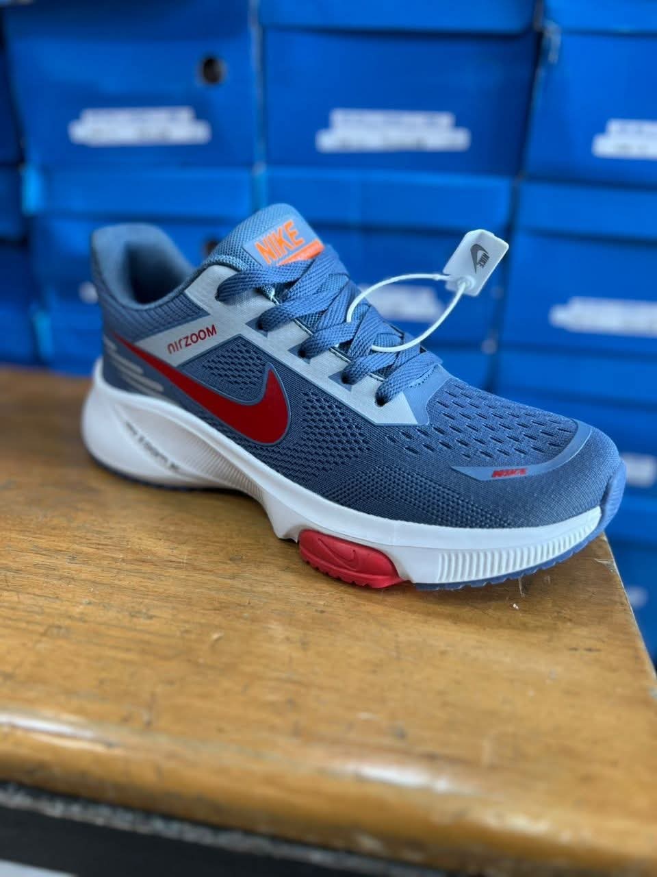 Chaussure de 20 000 F CFA et plus